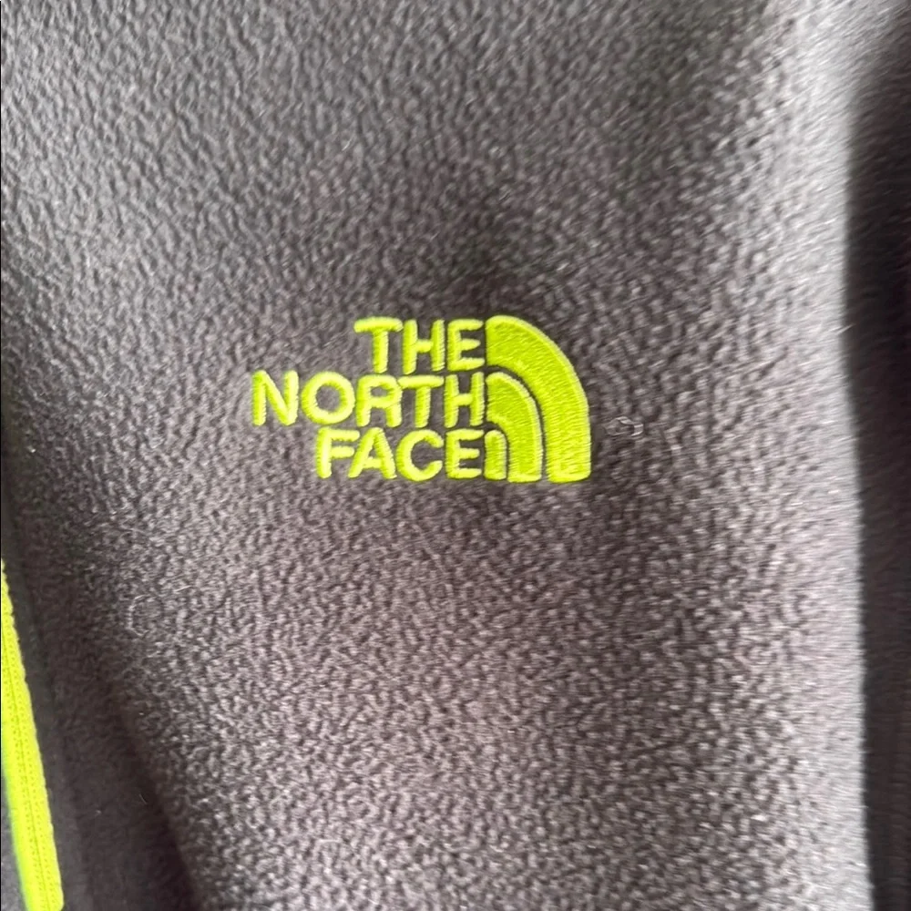 The North Face Black and Green 1/4 Zip Up Fleece Pull Over Large